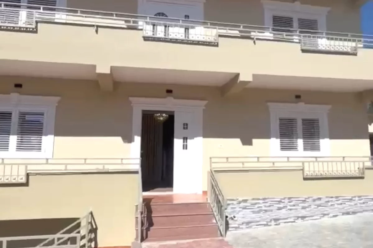 Shtepi ne shitje Vila Luksoze ne Tirane, 4+1, Mobilimi E mobiluar, Pagesa 732,000  Leke.