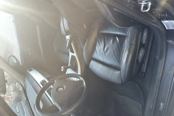 Makina ne shitje ne Tirane, BMW, 2006 Diesel,Kambio Manual Pagesa 4,000  Euro.