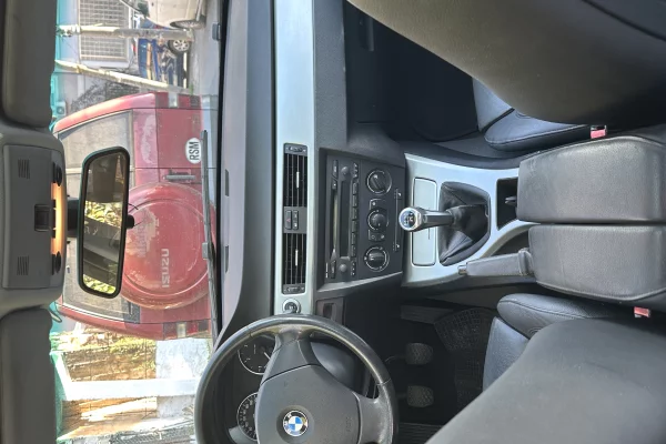 Makina ne shitje ne Tirane, BMW, 2006 Diesel,Kambio Manual Pagesa 4,000  Euro.