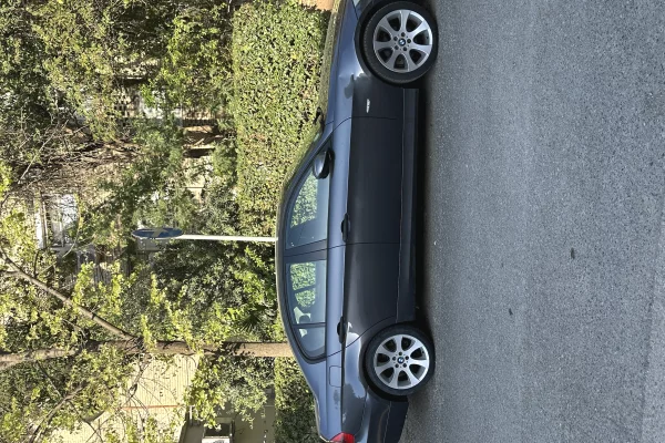 Makina ne shitje ne Tirane, BMW, 2006 Diesel,Kambio Manual Pagesa 4,000  Euro.