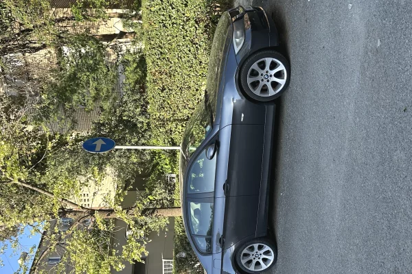 Makina ne shitje ne Tirane - 4,000 Euro