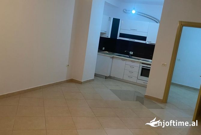 Shtepi me qera Apartament ne Tirane, 1+1, Mobilimi Pjeserisht e mobiluar, Pagesa 290  Euro.