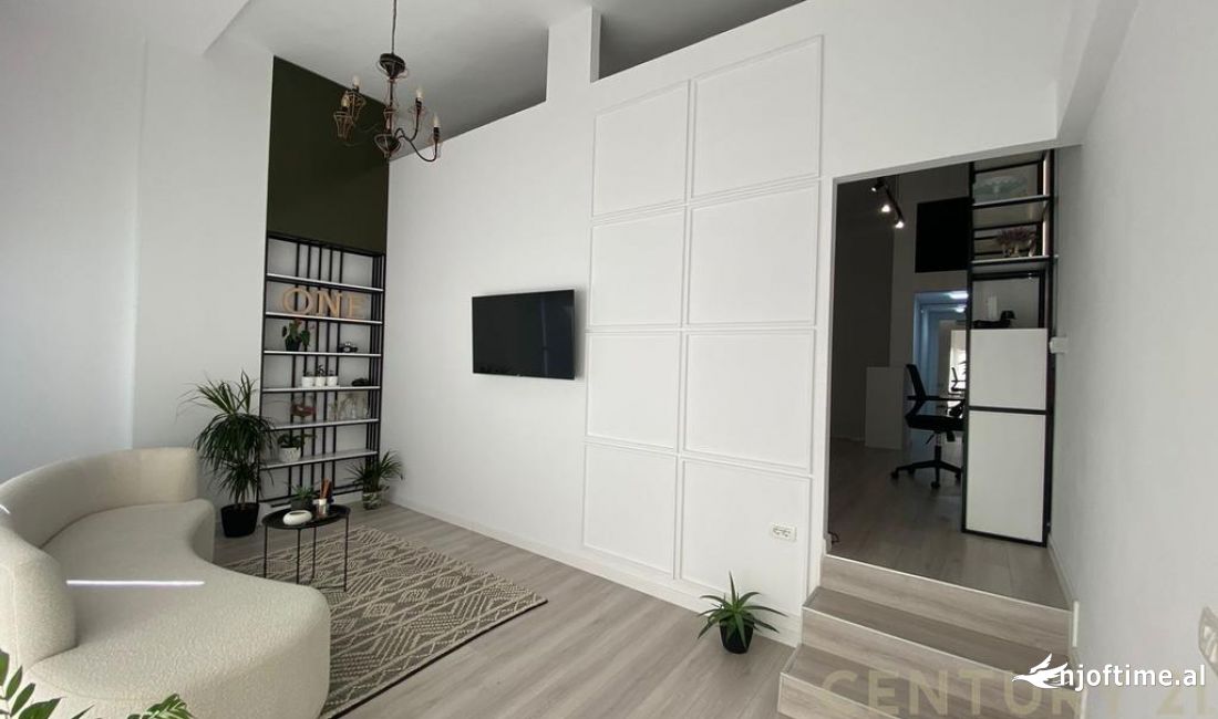 SHITET AMBIENT KOMERCIAL NE RRUGEN MIHAL GRAMENO