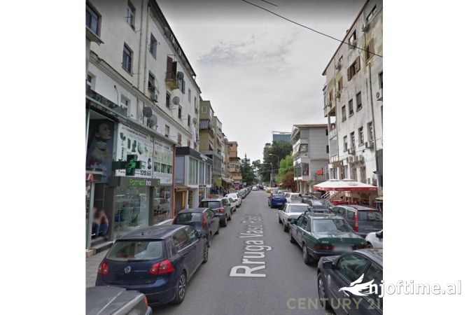 SHITET AMBIENT KOMERCIAL NE ZONEN E ISH BLLOKUT !