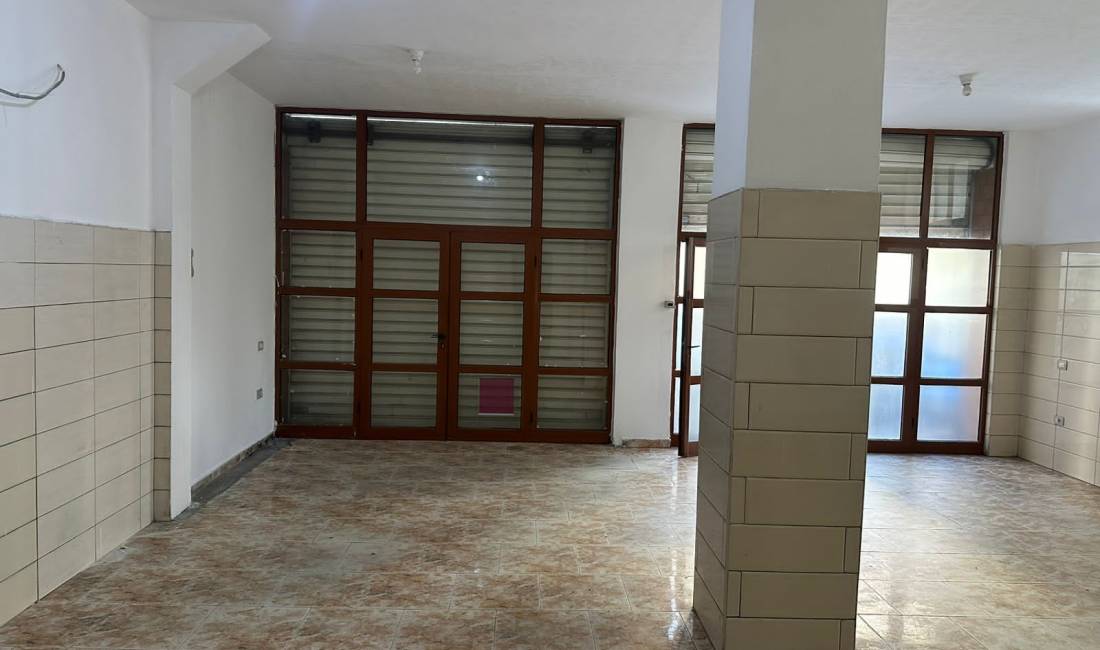 Tirane, shitet ambient biznesi Kati 0, 92 m2 138.000 Euro (Rruga Mihal Grameno)
