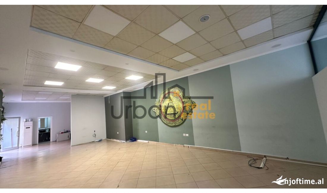 Qera, Ambient biznes, Bulevardi Zogu i Pare, Tirane - 1000Euro | 120 m2