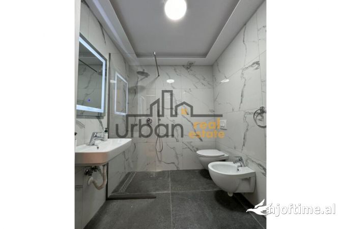 Appartamento in vendita a Tirana 1+1, Vuoto