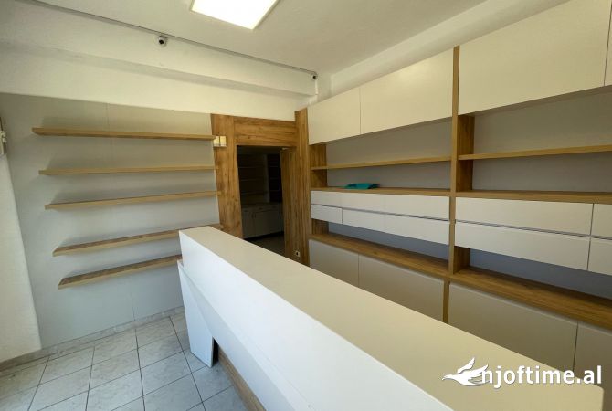 Qera, Ambient, Spitali QSUT, Tirane - 500Euro | 50 m2
