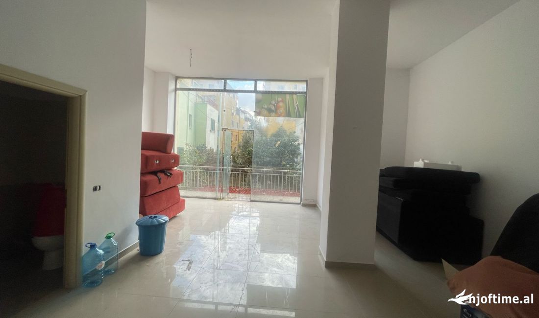 Shitet, Dyqan , Fresku, Tirane - 130000Euro | 97 m2