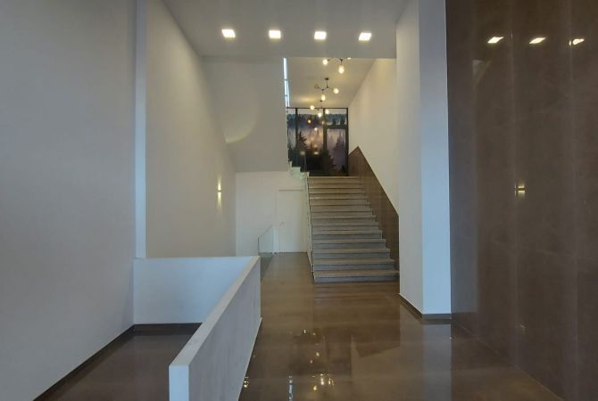 Shitet Ambient Zyre te Rr Kongresi Manastirit, Tirane - 105,000Euro | 42 m2