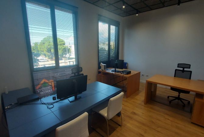 Shitet Ambient Zyre te Rr Kongresi Manastirit, Tirane - 105,000Euro | 42 m2