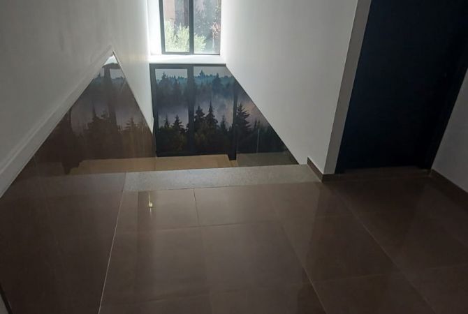 Shitet Ambient Zyre te Rr Kongresi Manastirit, Tirane - 105,000Euro | 42 m2