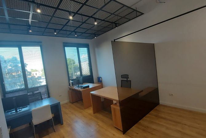 Shitet Ambient Zyre te Rr Kongresi Manastirit, Tirane - 105,000Euro | 42 m2