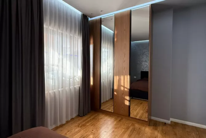 Appartamento in vendita a Tirana 2+1, Arredato