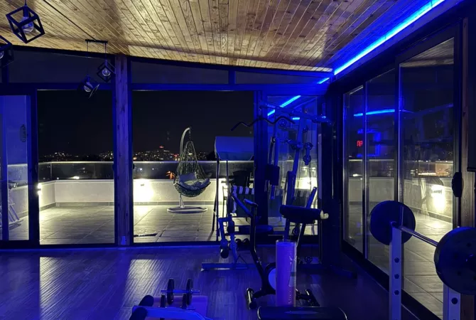 Appartamento in vendita a Tirana 2+1, Arredato