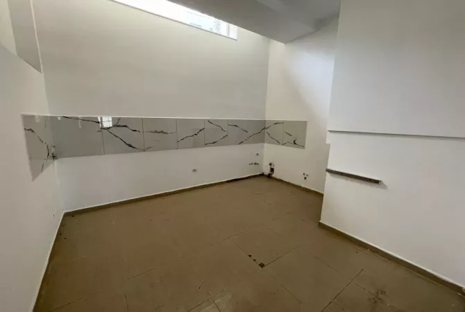 Qera Objekt Biznesi 5-katshe te Rruga Aleksander Moisiu, Tirane - 5000Euro