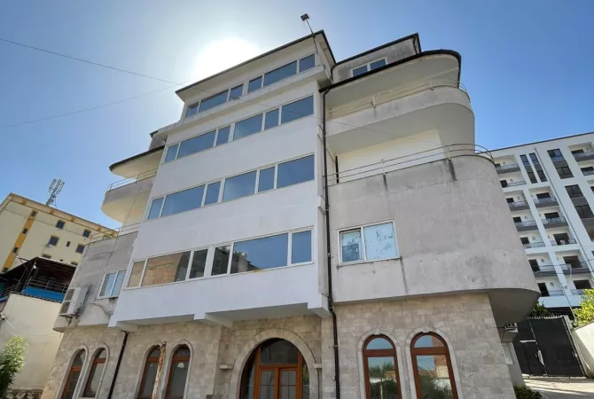 Qera Objekt Biznesi 5-katshe te Rruga Aleksander Moisiu, Tirane - 5000Euro