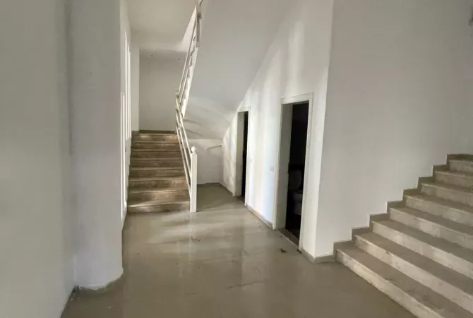 Qera Objekt Biznesi 5-katshe te Rruga Aleksander Moisiu, Tirane - 5000Euro