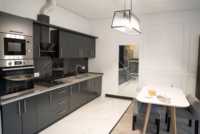 Shtepi ne shitje Vila Luksoze ne Tirane, 3+1, Mobilimi E mobiluar, Pagesa 600,000  Euro.