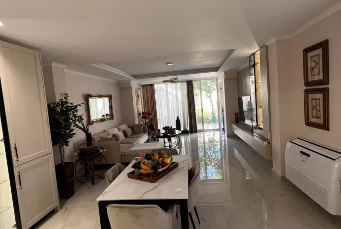 Shtepi me qera Vila Luksoze ne Tirane, 2+1, Mobilimi E mobiluar, Pagesa 2,000  Euro.