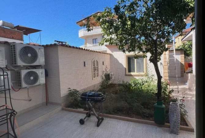 Shtepi me qera Vila Luksoze ne Tirane, 2+1, Mobilimi E mobiluar, Pagesa 2,000  Euro.