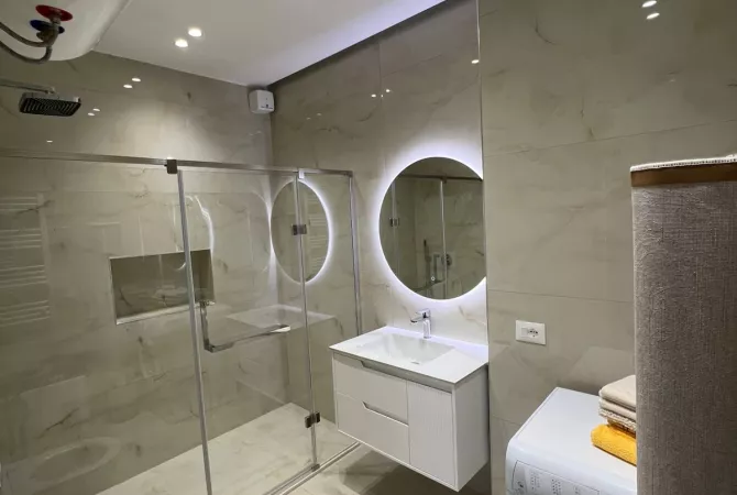 Shtepi me qera Vila Luksoze ne Tirane, 2+1, Mobilimi E mobiluar, Pagesa 2,000  Euro.