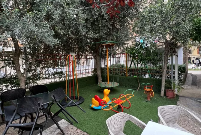 Casa privata/Indipendente in vendita a Tirana 4+1, Arredato