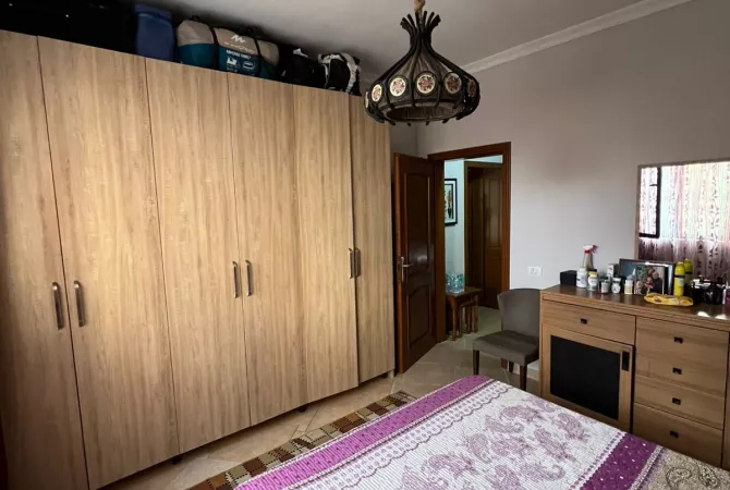 Casa privata/Indipendente in vendita a Tirana 4+1, Arredato