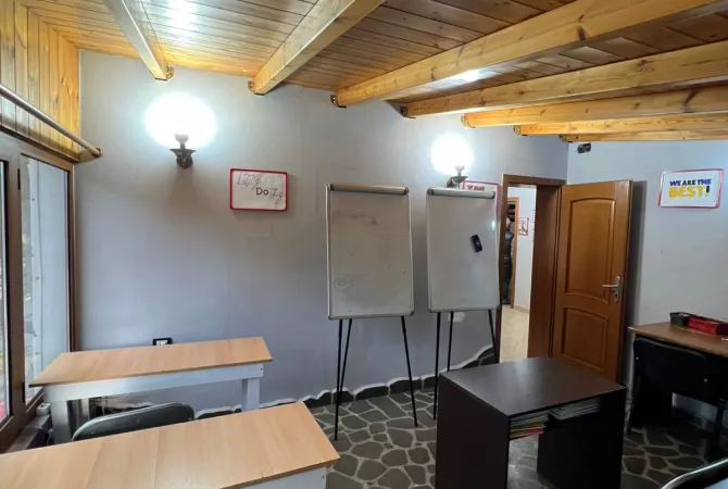 Casa privata/Indipendente in vendita a Tirana 4+1, Arredato