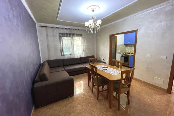 Shtepi ne shitje Apartament ne Tirane, 3+1, Mobilimi E mobiluar, Pagesa 145,000  Euro.