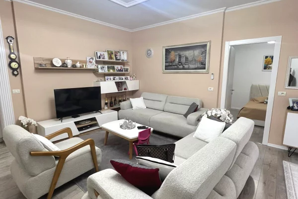 Shtepi ne shitje 2+1 ne Tirane - 135,000 Euro