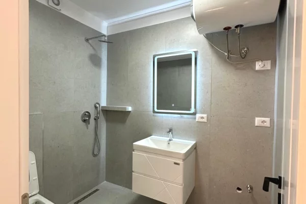 Shtepi ne shitje Apartament ne Tirane, 2+1, Mobilimi E mobiluar, Pagesa 118,000  Euro.