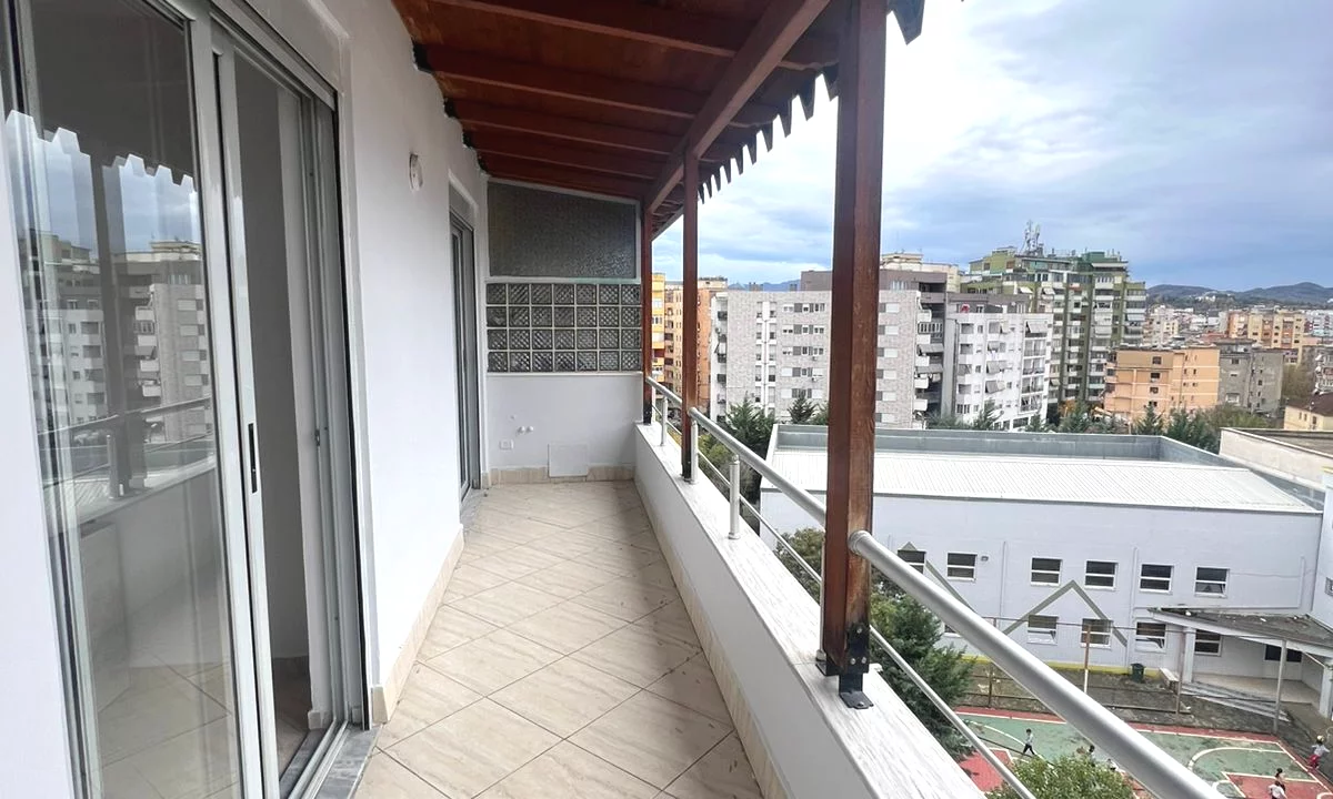 Shtepi me qera Apartament ne Tirane, 2+1, Mobilimi Pjeserisht e mobiluar, Pagesa 550  Euro.