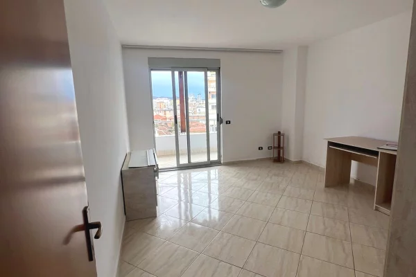 Shtepi me qera Apartament ne Tirane, 2+1, Mobilimi Pjeserisht e mobiluar, Pagesa 550  Euro.