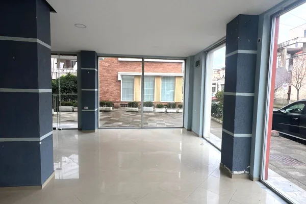Qera, Ambient Biznesi, Oxhaku, Tirane - 600Euro | 80 m2
