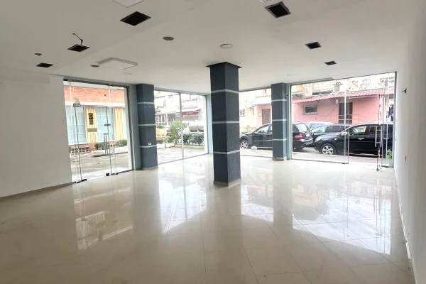 Qera, Ambient Biznesi, Oxhaku, Tirane - 600Euro | 80 m2