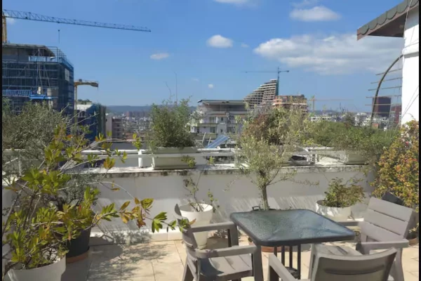 Appartamento in affitto a Tirana 2+1, Arredato