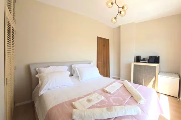 Appartamento in affitto a Tirana 2+1, Arredato