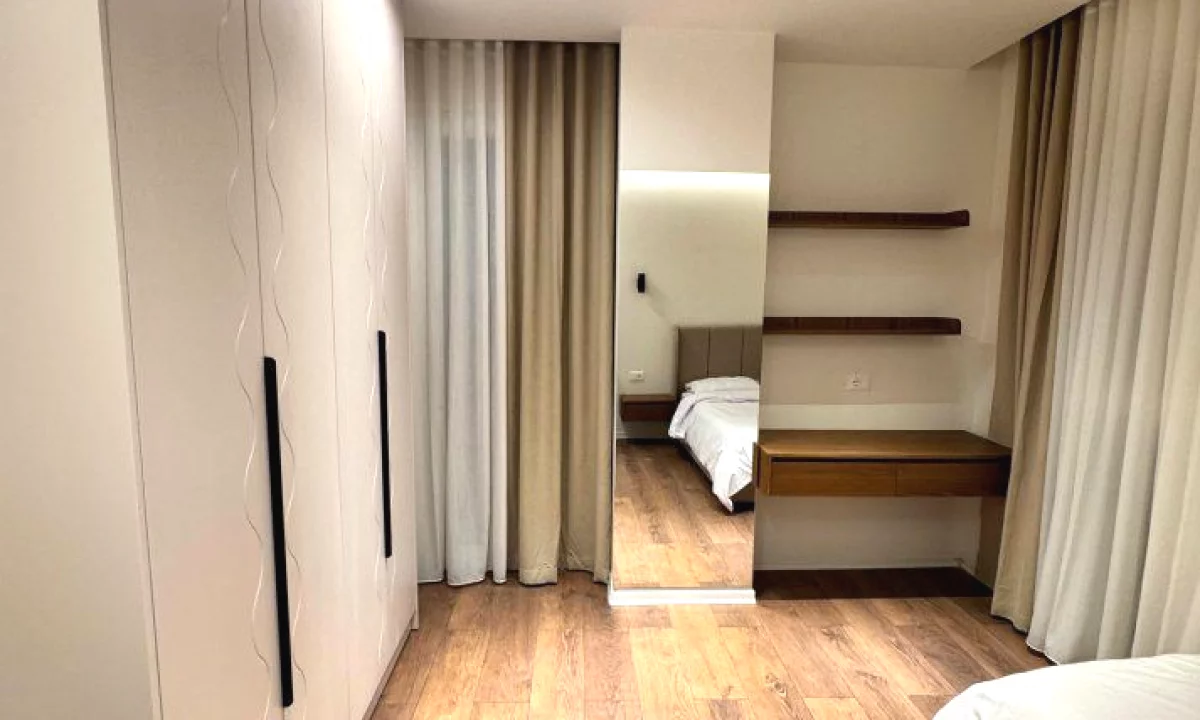 Shtepi me qera Apartament ne Tirane, 2+1, Mobilimi E mobiluar, Pagesa 900  Euro.