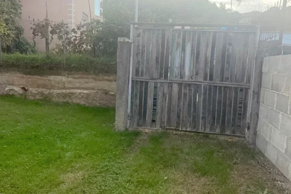 Truall ose Toke ne Tirane - 140,000 Euro