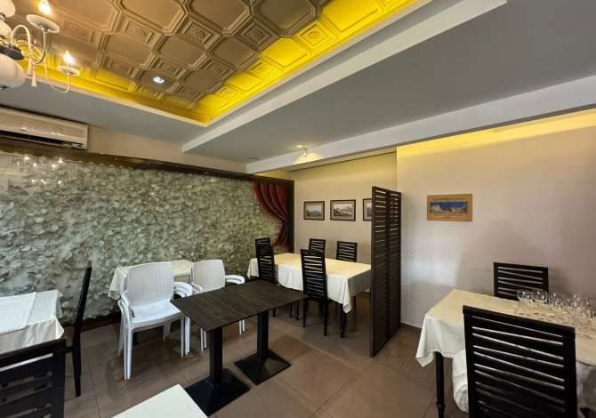 Ambient biznesi me qera 2+1 ne Tirane - 2,200 Euro