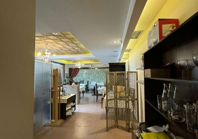 Ambient biznesi me qera 2+1 ne Tirane - 2,200 Euro