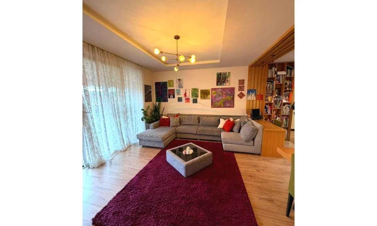 Shtepi ne shitje Apartament ne Tirane, 2+1, Mobilimi E mobiluar, Pagesa 218,000  Euro.