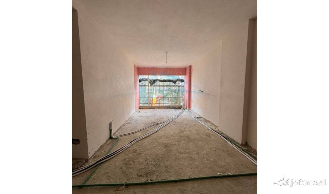 Shtepi ne shitje Apartament ne Tirane, 2+1, Mobilimi Bosh, pa mobiluar, Pagesa 286,869  Euro.