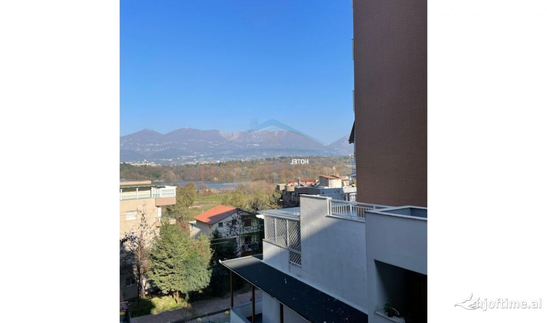 Shtepi ne shitje Apartament ne Tirane, 2+1, Mobilimi E mobiluar, Pagesa 250,000  Euro.