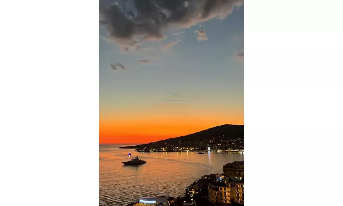 Shtepi ne shitje Penthose(kati i fundit panoramik) ne Sarande, 2+1, Mobilimi E mobiluar, Pagesa 670,000  Euro.