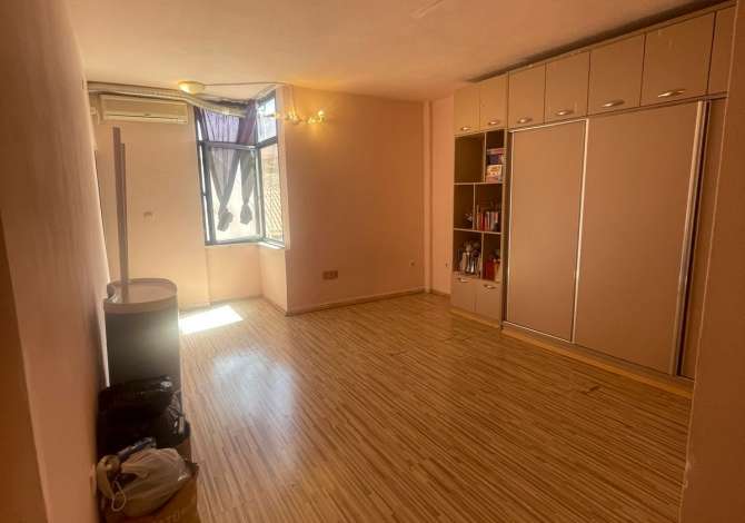 Ambient biznesi me qera 3+1 ne Tirane - 550 Euro