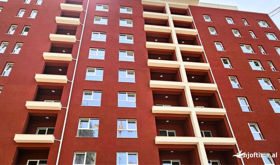 Shtepi ne shitje Apartament ne Tirane, 2+1, Mobilimi Bosh, pa mobiluar, Pagesa 129,000  Euro.