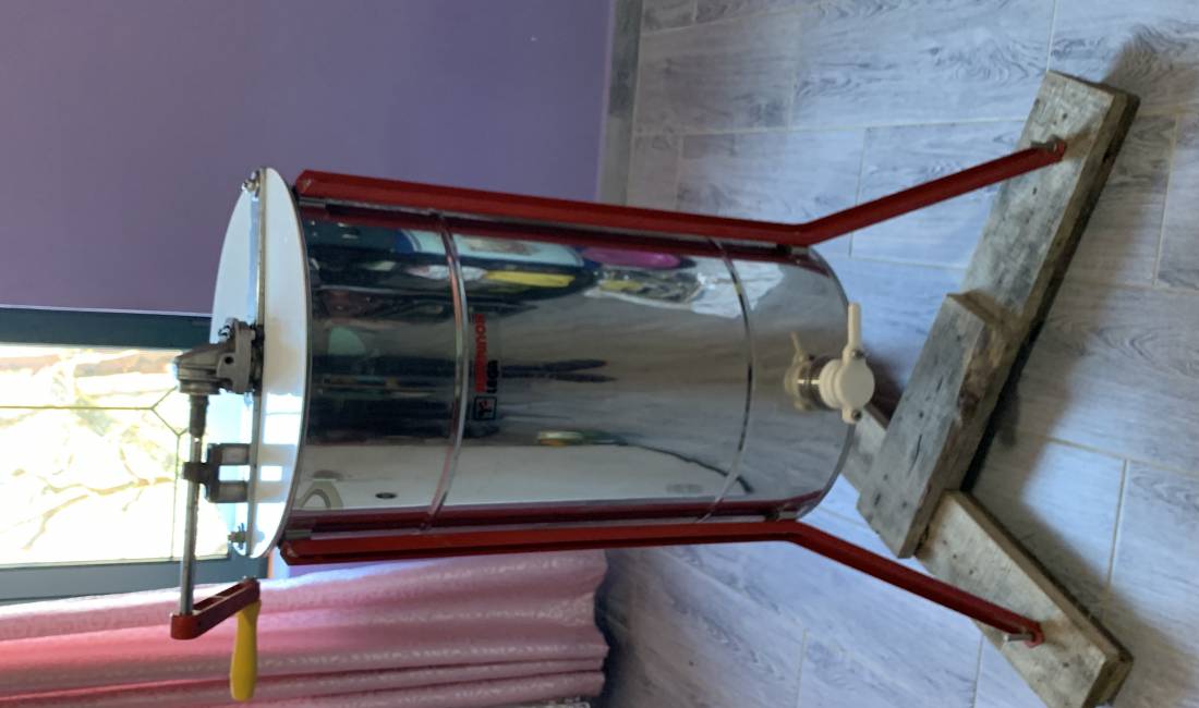 Makine mjalti ,centrifug per mjaltin, inoks, me 3 korniza