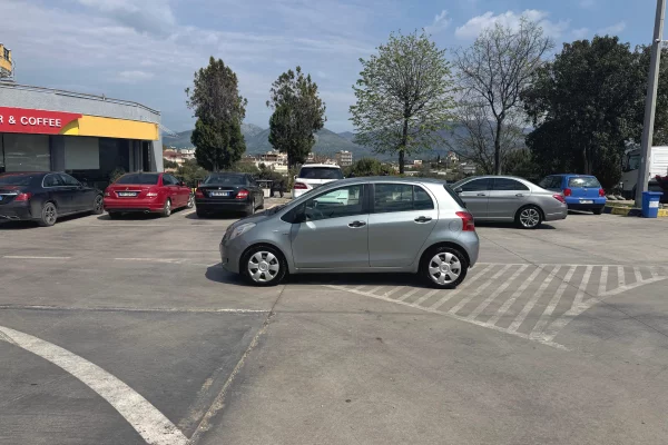 Auto in Vendita a Santa Quaranta, Toyota, 2007 Diesel,Kambio Manual Pagamento 3,500  Euro.